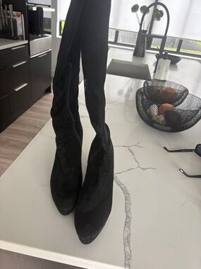 Stuart Weitzman Black high Suede platform Boots.